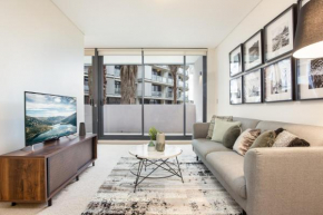 New Listing - Darling Harbour Apartment near King St Wharf
